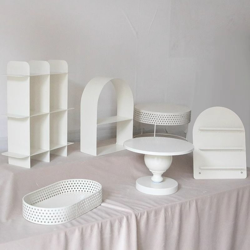 Пластмасов дисплей за десерти – плодова чиния, модерен минималистичен стил, първа класа, лансиран през лятото на 2021