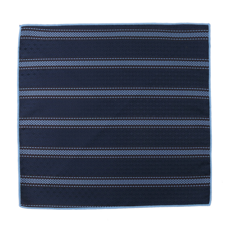 Kabatas lakatiņš uz uzvalka, poliestera diegi, džakarda audums, raksts ar karu un ziedu motīvu, brīvs stils, iepakojums vienā OPP maisiņā