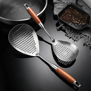 A good family μαγειρική σπάτουλα με διχτυωτή επιφάνεια από 201 ανοξείδωτο χάλυβα και λαβή από ατσάλι-ξύλο; μη κολλάει, αντιολισθητική, αντοχή σε υψηλές θερμοκρασίες; ιδανική για νούντλς, γεμιστά και κατσαρόλες.