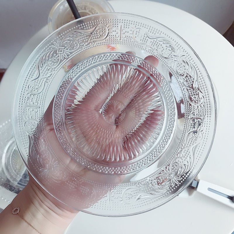 Desertni tanjur od bezolovnog stakla, proziran, reljefan, s neovisnim stalkom