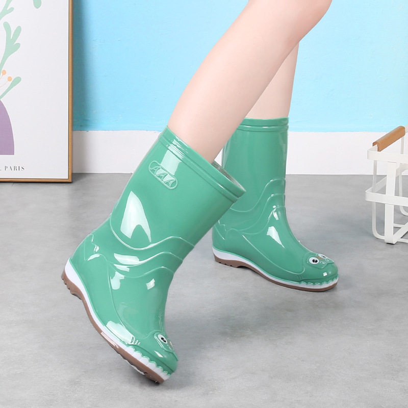 Női esőgumicsizmák gumiból, fleece béléssel, vízálló, mintás dinoszaurusz, középmagas szár, alacsony sarka 1–3 cm