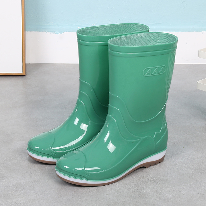 Női esőgumicsizmák gumiból, fleece béléssel, vízálló, mintás dinoszaurusz, középmagas szár, alacsony sarka 1–3 cm