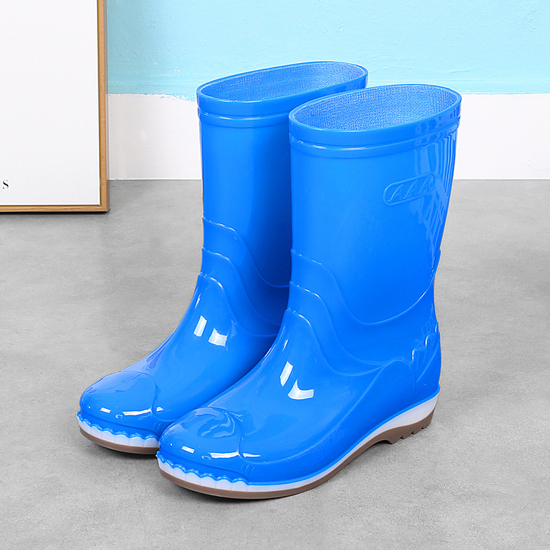 Női esőgumicsizmák gumiból, fleece béléssel, vízálló, mintás dinoszaurusz, középmagas szár, alacsony sarka 1–3 cm