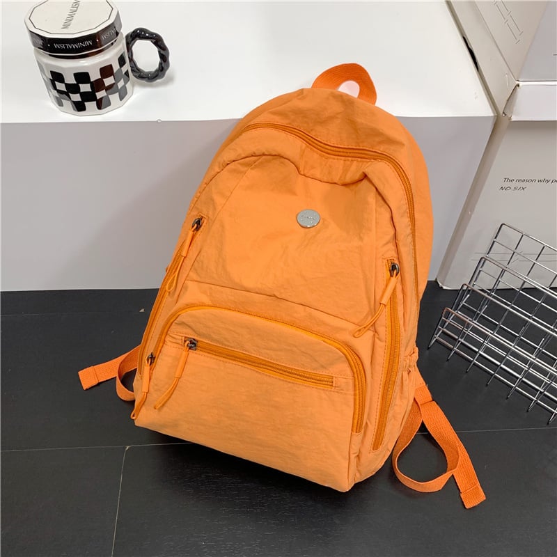 Rucsac din nylon, capacitate 20–35 L, compartiment pentru laptop, bretele curbate