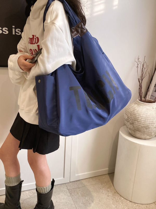 Платнена Tote чанта с подплата от нейлон, хоризонтална правоъгълна форма, цип за отваряне, единична презрамка