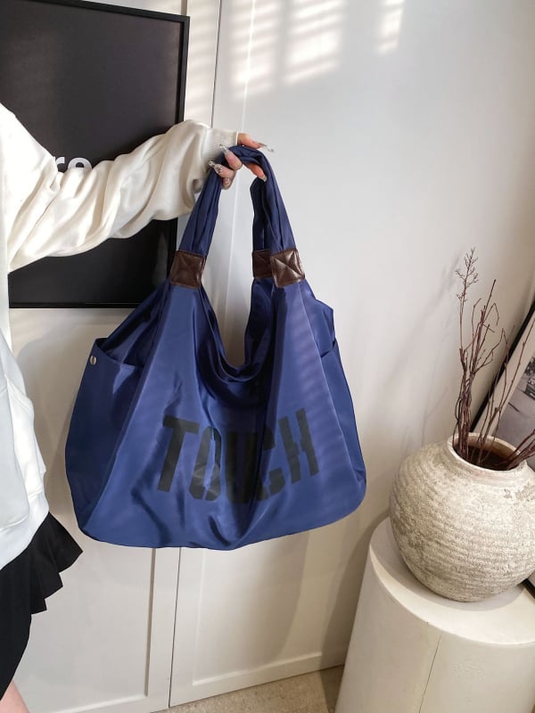 Платнена Tote чанта с подплата от нейлон, хоризонтална правоъгълна форма, цип за отваряне, единична презрамка