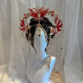 Segustatud metallist peakomplekt koos tupsudega, naiste vintage stiil, käsitöö, eraldi pakendatud (Materjal: metall; Stiil: vintage; Töötlemine: käsitöö; Pakkimine: eraldi pakendatud)