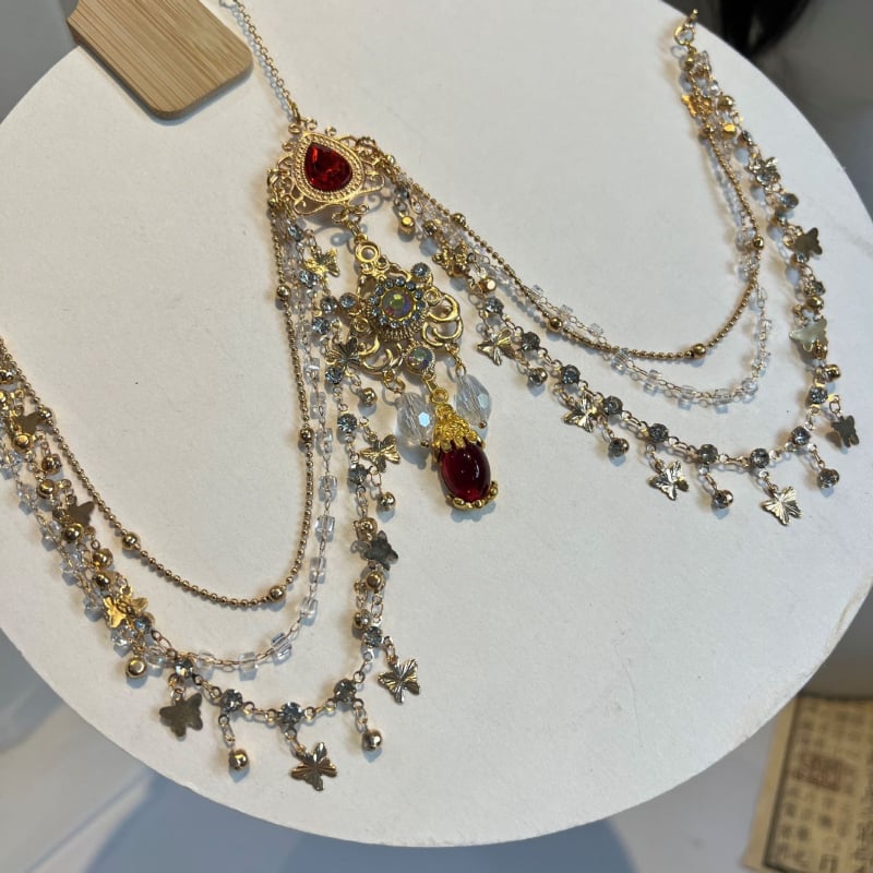 Segustatud metallist peakomplekt koos tupsudega, naiste vintage stiil, käsitöö, eraldi pakendatud (Materjal: metall; Stiil: vintage; Töötlemine: käsitöö; Pakkimine: eraldi pakendatud)