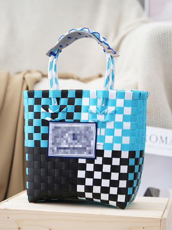 Пластмасова плетена чанта‑кошница с шахматен дизайн, стил Urban Simplicity, PVC материал, форма вертикален квадрат, ежедневен аксесоар