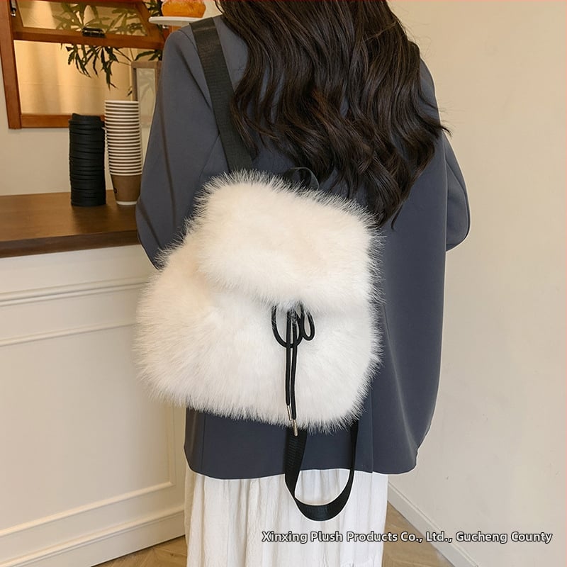 Βελούδινο σακίδιο με κορδόνι – φρέσκο και γλυκό στυλ, ύφασμα βελούδινο, άνοιξη 2025, επένδυση από συνθετικό δέρμα, κλείσιμο με καπάκι, εσωτερικές θήκες για κινητό και ταυτότητα