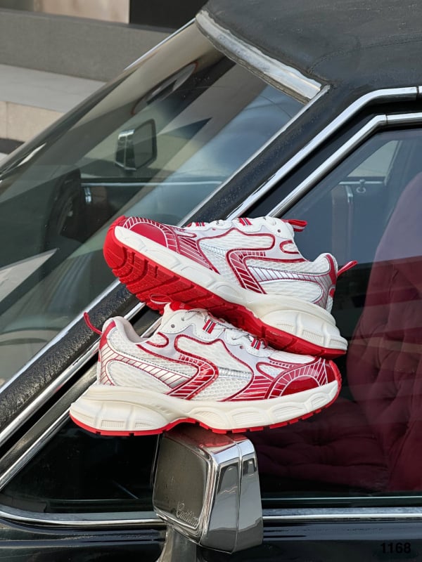 Női dad cipő, felső része valódi bőrből, lélegző hálós bélés, zárás fűzőkkel, kerek orr, 3–5 cm középmagas sarok, könnyű, retro sportos casual