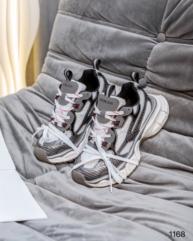 Női dad cipő, felső része valódi bőrből, lélegző hálós bélés, zárás fűzőkkel, kerek orr, 3–5 cm középmagas sarok, könnyű, retro sportos casual