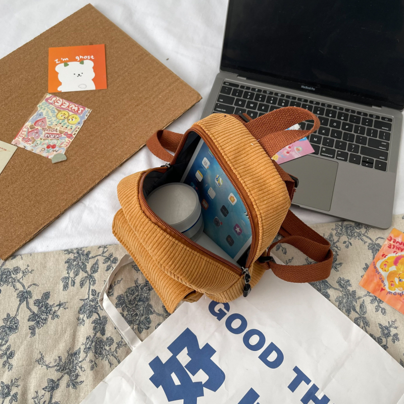 Γυναικείο σακίδιο από corduroy με καπάκι - μαλακό, φερμουάρ κλεισίματος, επένδυση πολυεστέρα, θήκη κινητού