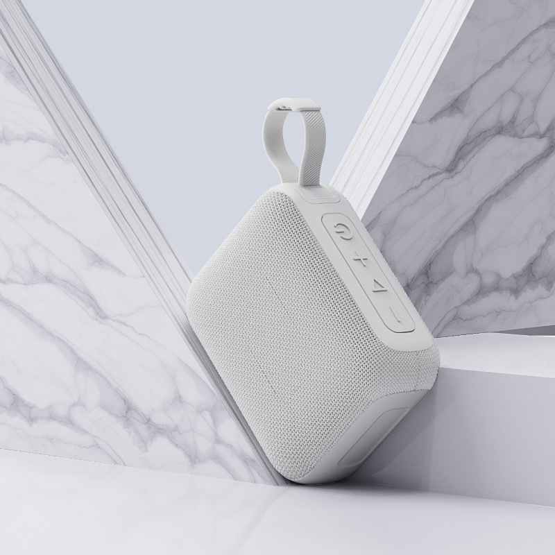 Difuzor Bluetooth fără fir cu iluminare RGB, rezistent la apă și portabil — Bluetooth 5.3; IPX4; baterie încorporată 1200–2000 mAh; putere 6W; răspuns în frecvență 100 Hz–20 kHz