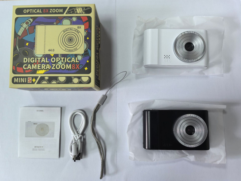 Digitalna kamera s 48 MP, 8x optički zoom, periskopni objektiv, optička stabilizacija slike, microSD memorijska kartica