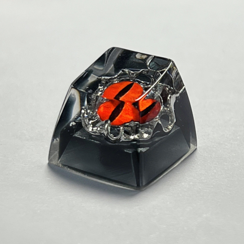 Capă cheie din rășină epoxidică pentru tastatură mecanică – design Halloween cu ochi de demon, realizare manuală, model KK-cokio 91h
