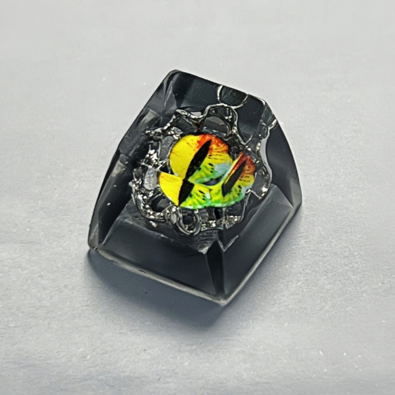Capă cheie din rășină epoxidică pentru tastatură mecanică – design Halloween cu ochi de demon, realizare manuală, model KK-cokio 91h