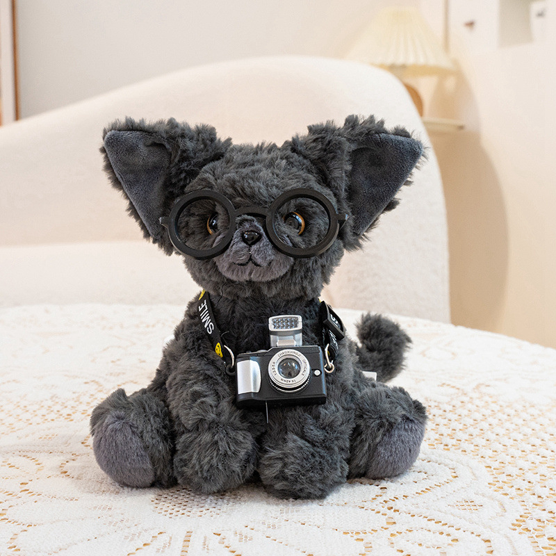 Λούτρινο γατάκι-κούκλα με δαντελένιο φουλάρι — απαλό κοντό ύφασμα, γέμισμα PP βαμβάκι, προσαρμοσμένα δείγματα, κατάλληλο για 7–14 ετών, unisex