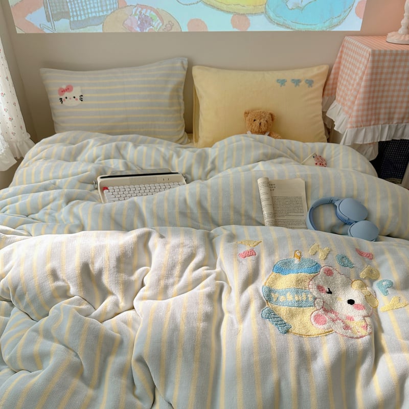 Set de pat din velur de lapte cu broderie, model cartoon, vopsire reactive, 4 piese