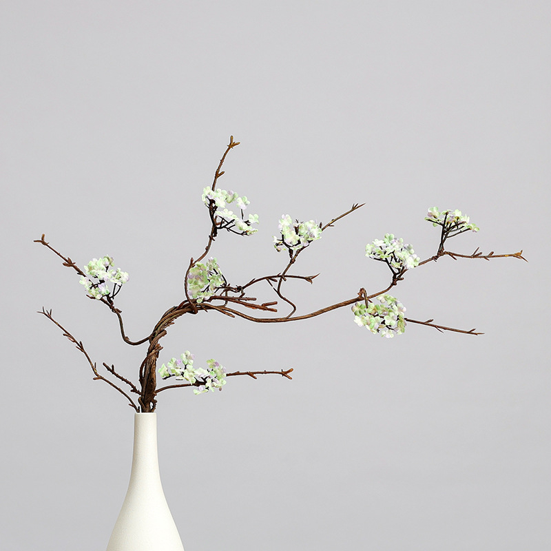 Jednoklona umjetna trešnjina loza za kućnu dekoraciju, zen inspirirana, sa svilenim cvjetovima i svilenom tkaninom
