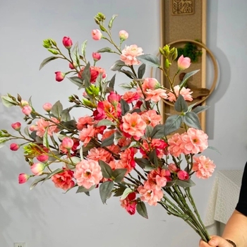 Cvjetna aranžman od svile Camellia – 10 velikih i 4 mala cvijeta; materijal: plastika i svila; pogodno za vjenčanja, vanjsku fotografiju, rekvizite za fotografiju i kućnu dekoraciju.