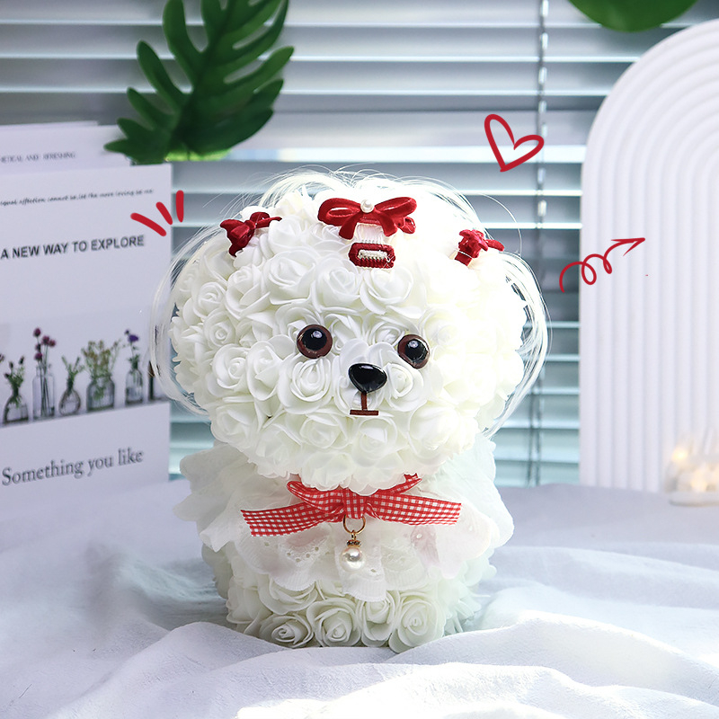 Плюшено кученце Бишон Малтезе с безсмъртно цвете – розова тема; подарък за двойки, приятели, деца и съученици; фестивален подарък за сватби, рождени дни и дипломиране