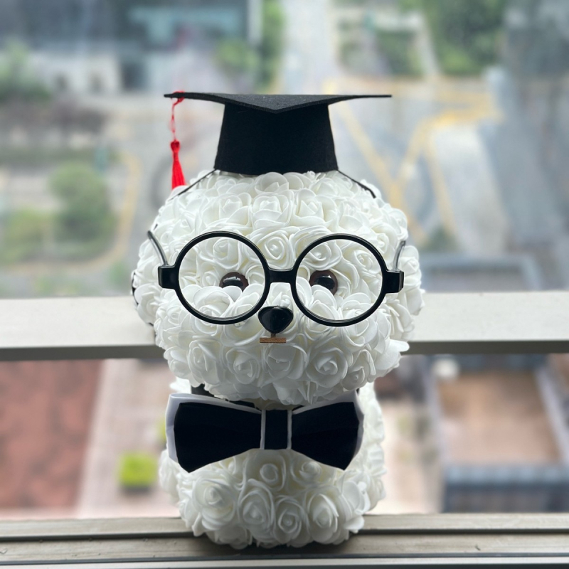 Плюшено кученце Бишон Малтезе с безсмъртно цвете – розова тема; подарък за двойки, приятели, деца и съученици; фестивален подарък за сватби, рождени дни и дипломиране