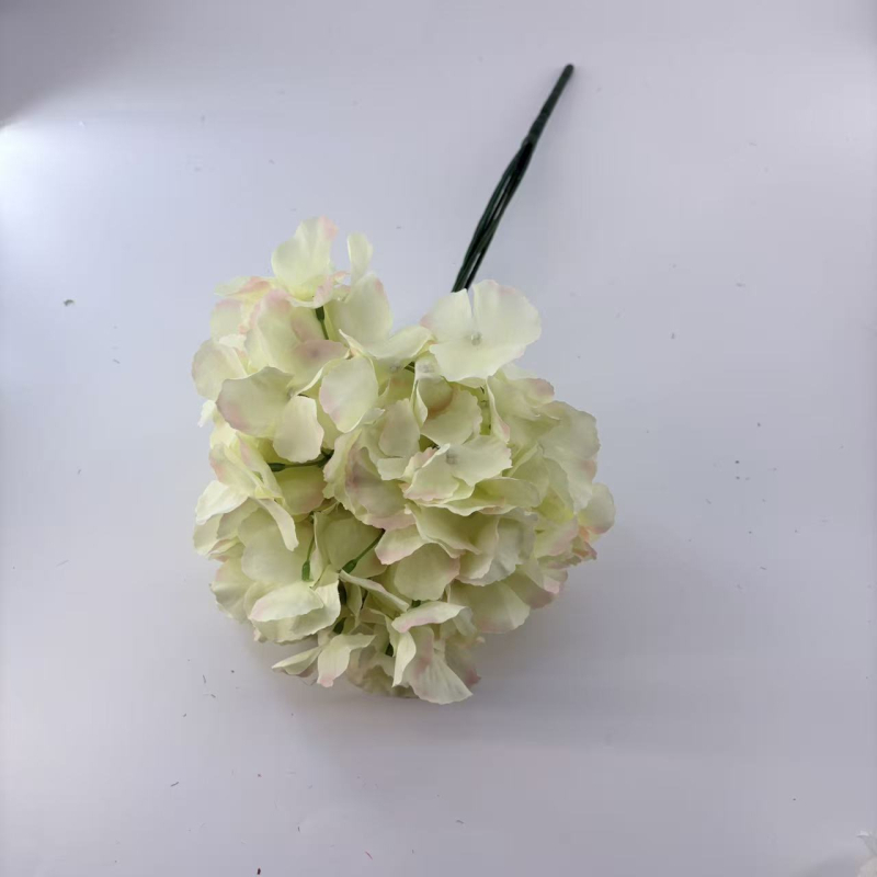 Umjetni buket hortenzije (Hydrangea), jedna grana, 135 dijelova latica, za vjenčanja i fotografiranje