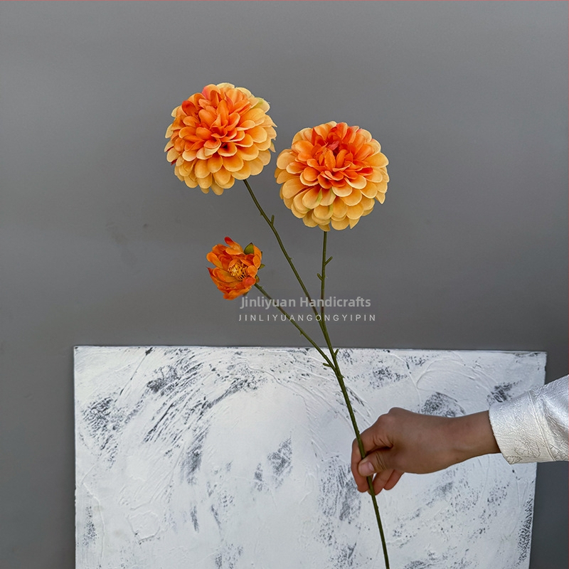 Ανθοδέσμη τεχνητών μεταξωτών λουλουδιών χωρίς φύλλα, με τρία κεφάλια, μπουμπούκια και διακριτικό άρωμα, για διακόσμηση γάμου