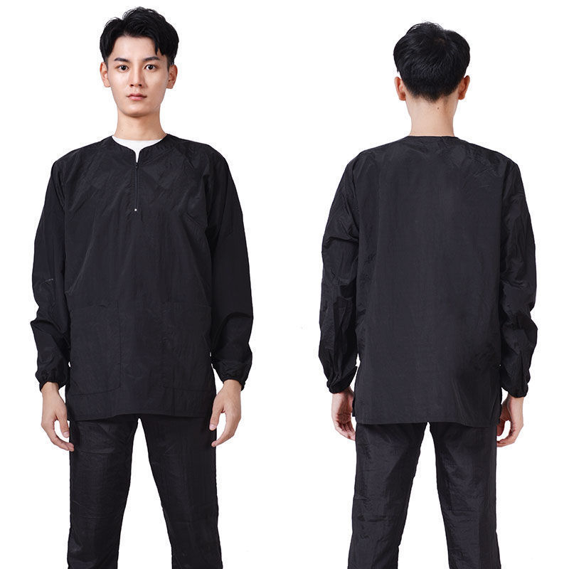 Profesionāļiem paredzēts suņu un kaķu kopšanas halāts – garas piedurknes, ūdens atgrūdošs un elpojošs (Zīmols: otter; Materiāls: lina; Importēts: Nē; Izcelsme: Cita)