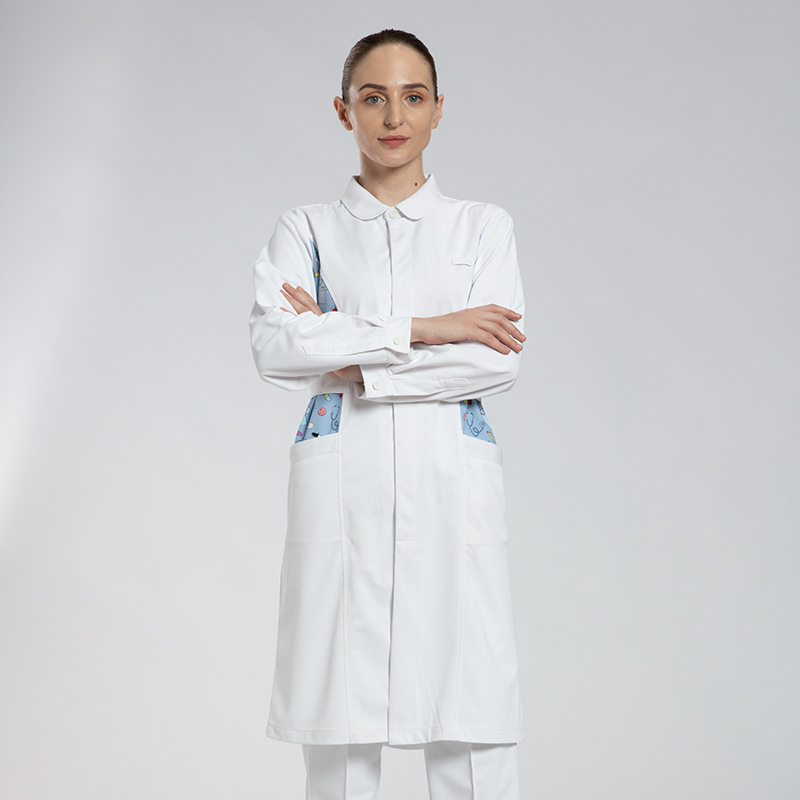 Uniformă de infirmieră spital: set din două piese cu mânecă lungă, imprimare a logo-ului și personalizare; material poliester-bumbac cu managementul umidității, guler rotund, lungime medie; pentru spitale, farmacii, clinici și saloane de înfrumusețare