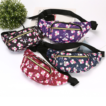 Τσαντάκι μέσης με street-trend νάιλον σώμα, φερμουάρ, μαλακή κατασκευή, επένδυση πολυεστέρα, θήκη ID