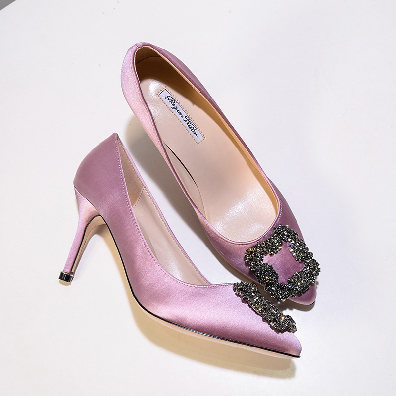 Ruyan Vuicr σατέν νυφικές γόβες με μυτερή μύτη, στιλέτο τακούνι 6-8 cm, τετράγωνη αγκράφα με στρας σε σχήμα χιονονιφάδας