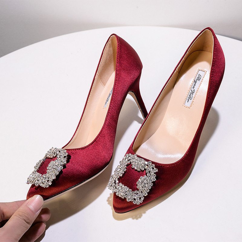 Ruyan Vuicr σατέν νυφικές γόβες με μυτερή μύτη, στιλέτο τακούνι 6-8 cm, τετράγωνη αγκράφα με στρας σε σχήμα χιονονιφάδας