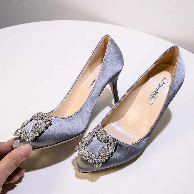 Ruyan Vuicr σατέν νυφικές γόβες με μυτερή μύτη, στιλέτο τακούνι 6-8 cm, τετράγωνη αγκράφα με στρας σε σχήμα χιονονιφάδας