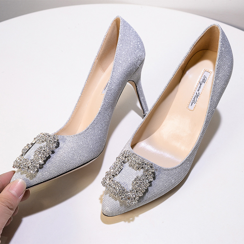 Ruyan Vuicr σατέν νυφικές γόβες με μυτερή μύτη, στιλέτο τακούνι 6-8 cm, τετράγωνη αγκράφα με στρας σε σχήμα χιονονιφάδας