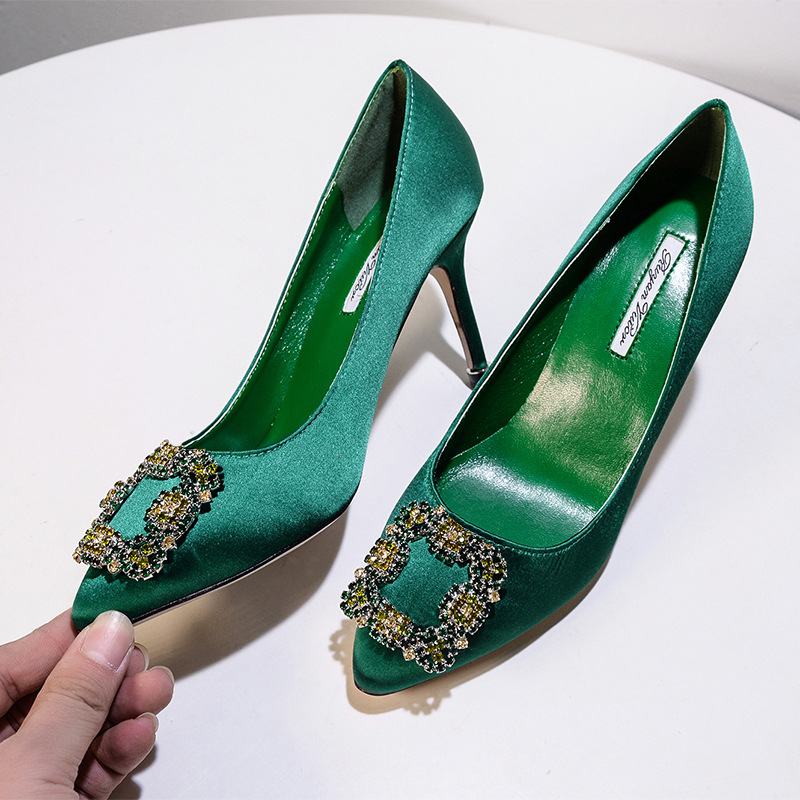 Ruyan Vuicr σατέν νυφικές γόβες με μυτερή μύτη, στιλέτο τακούνι 6-8 cm, τετράγωνη αγκράφα με στρας σε σχήμα χιονονιφάδας