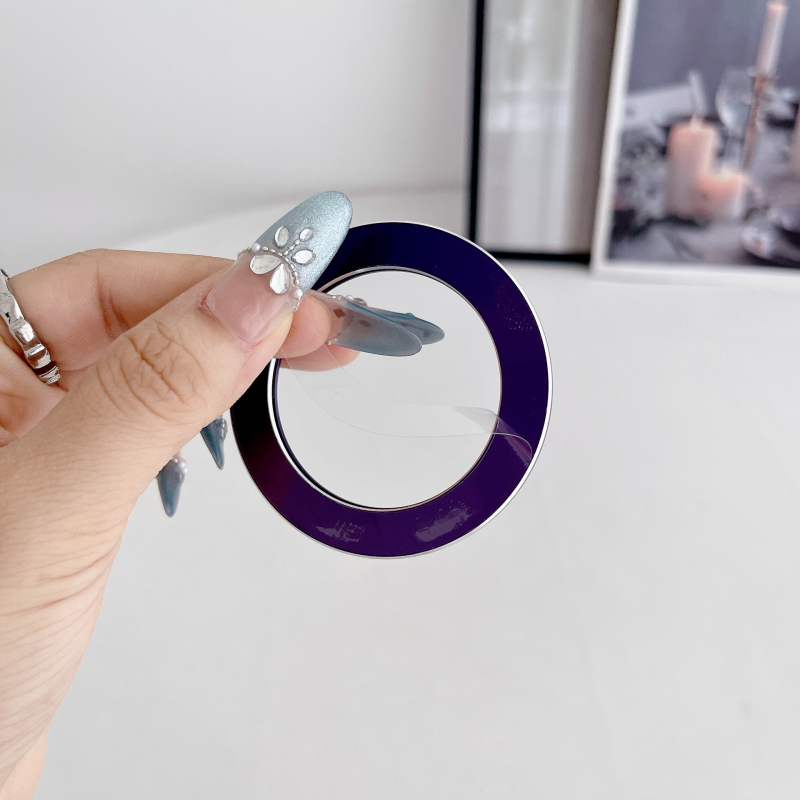 Alumínium ötvözetű 360°-ban forgó telefonos állvány ragasztó rögzítéssel és MagSafe kompatibilitással