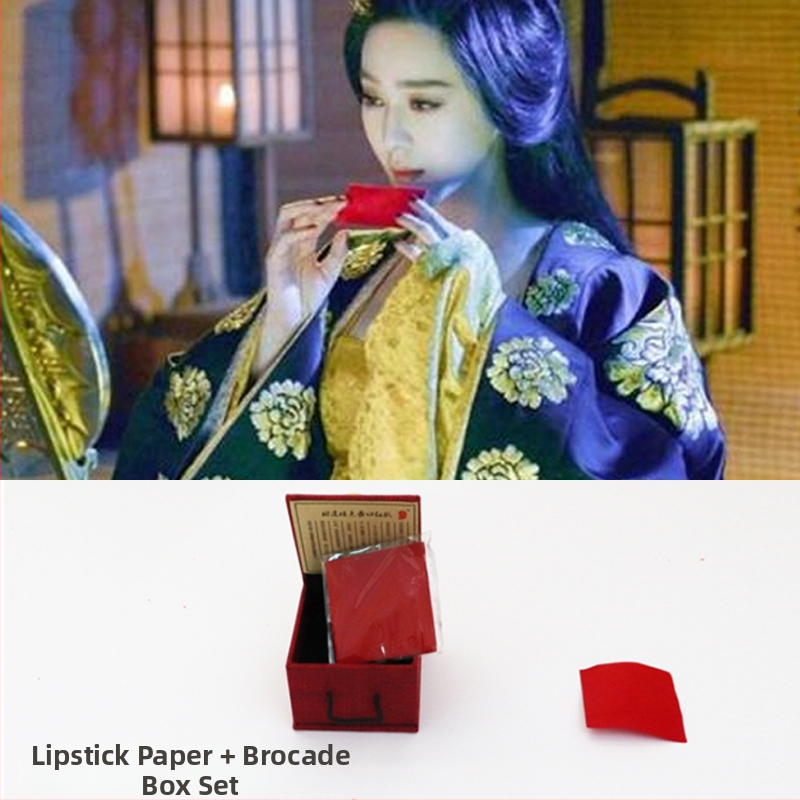 Hanfu fotografijos rekvizitas: rankoje laikomas veidrodis su Drakono ir Fenikso plokštele senoviniam kostiumui