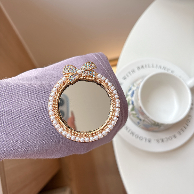 Βάση γραφείου για κινητό – πλαστικό σώμα, γενικό στυλ, μάρκα Neutral, αδειοδοτημένες ιδιωτικές μάρκες: ναι, προσαρμογή: όχι (Τύπος: Επιτραπέζια βάση; Υλικό: Πλαστικό; Μάρκα: Neutral; Στυλ: Γενικό; Προσαρμογή: Δεν υποστηρίζεται)