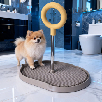 Τουαλέτα σκύλων – αντιολισθητική επιφάνεια, κάθετος σωλήνας με λαβή, εύκολος καθαρισμός και δυνατότητα πλυσίματος