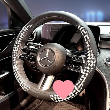 Powerful Merchant Kryt volantu z umelej kože – vzor houndstooth, letné použitie, univerzálna kompatibilita, inštalácia pre vozidlo