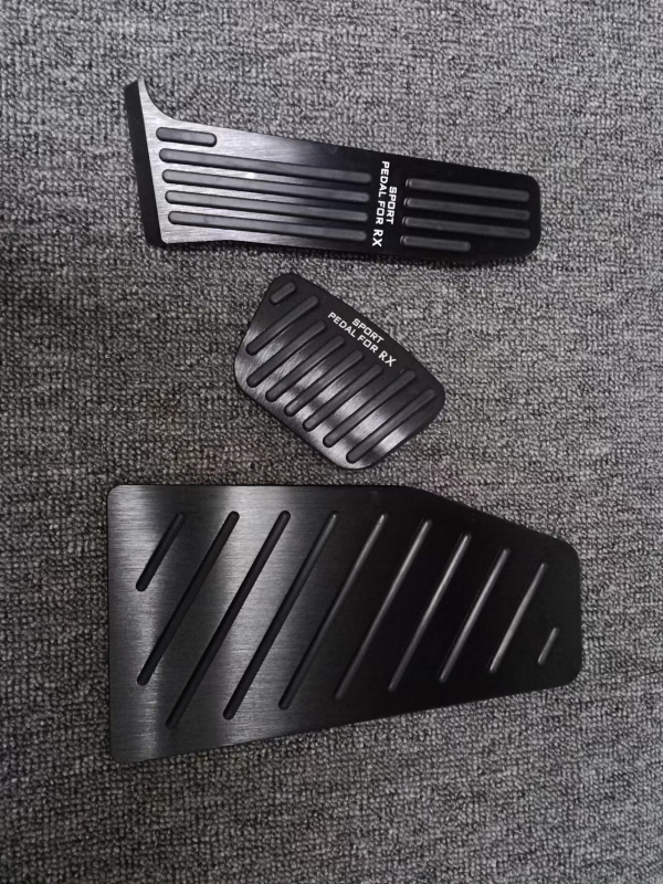 FVL aluminijska legura pedala gasa i kočnice za Toyota RX350 (2023) - bez bušenja; Značka: FVL; Materijal: aluminijska legura; Kompatibilni model: Toyota RX350; Godina: 2023; Mjenjač: AT