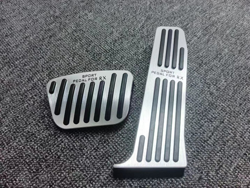 FVL aluminijska legura pedala gasa i kočnice za Toyota RX350 (2023) - bez bušenja; Značka: FVL; Materijal: aluminijska legura; Kompatibilni model: Toyota RX350; Godina: 2023; Mjenjač: AT
