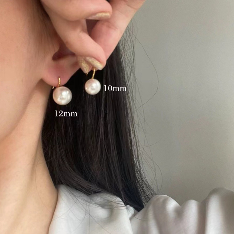 Naušnice s perlom, geometrijski dizajn, promjer bisera 12–13 mm, postovi od 14K metala