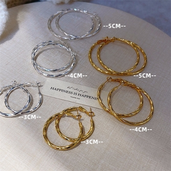 Saint Claire медни халкови обици, 18K златно покритие, електроплакиране, огледално полирани, мотив конопено цвете, вградени камъни с бяло злато, код E2679-E2681