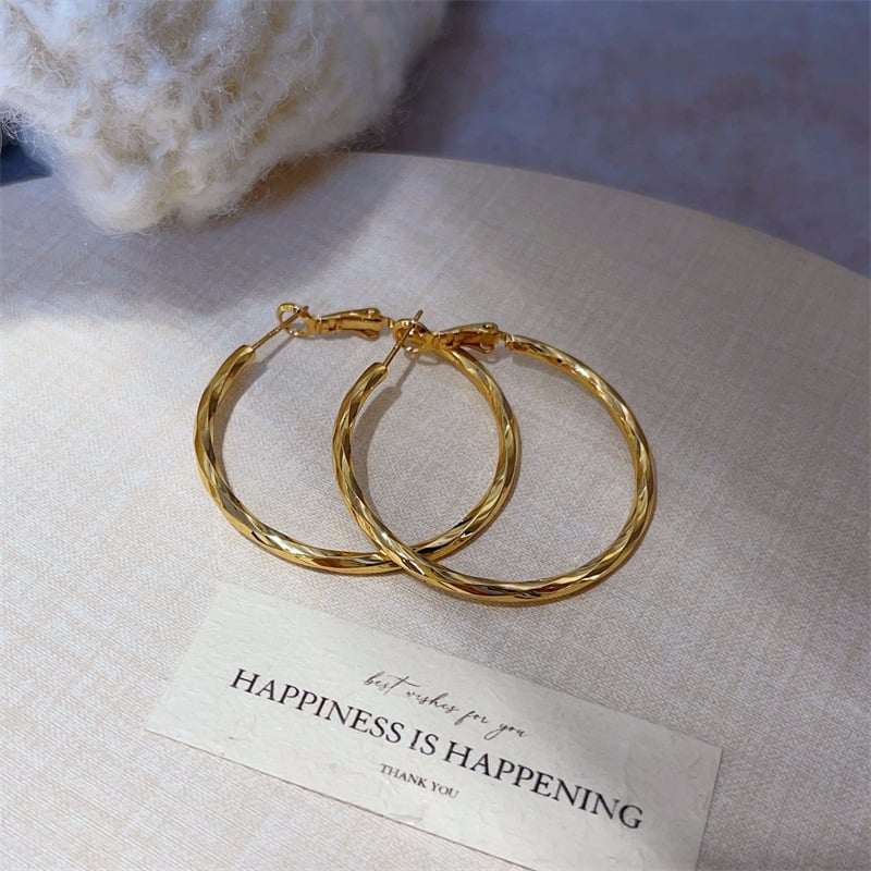 Saint Claire медни халкови обици, 18K златно покритие, електроплакиране, огледално полирани, мотив конопено цвете, вградени камъни с бяло злато, код E2679-E2681