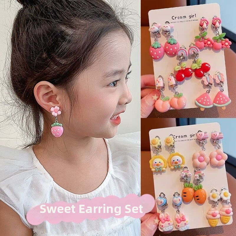 Gyerek fülklipszek — műanyag/gyanta, rajzolt hercegnő sorozat, kézzel készített, 3–10 éveseknek