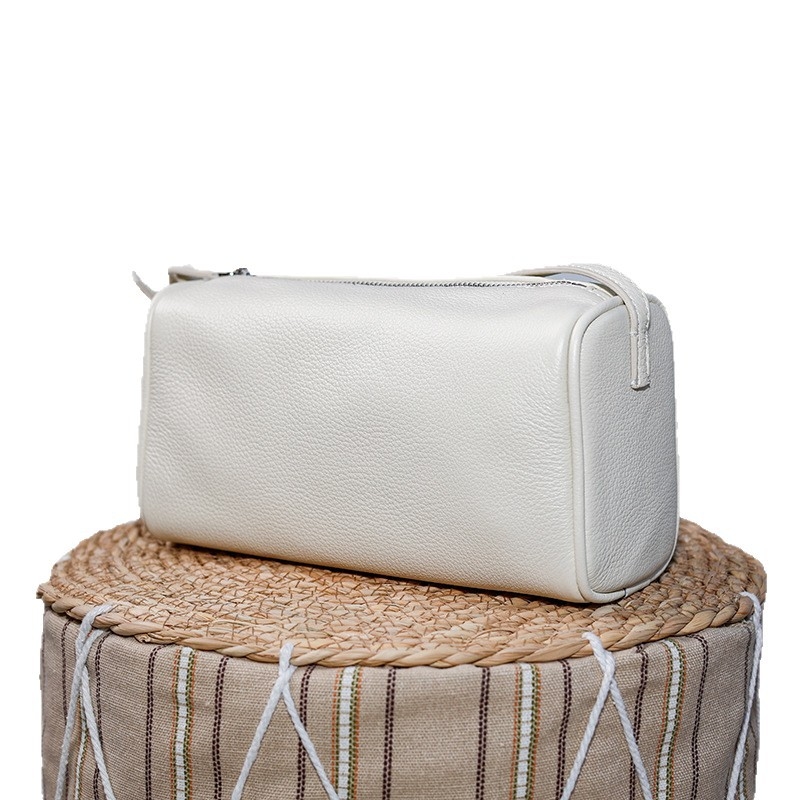 Visokokvalitetna ovčja koža, mini clutch s pretincem za olovke i držačem za olovke, nubuk velur, jastukastog oblika, zatvarač