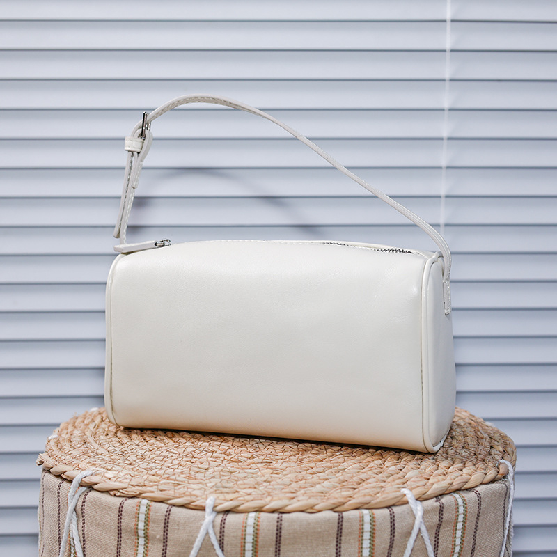 Visokokvalitetna ovčja koža, mini clutch s pretincem za olovke i držačem za olovke, nubuk velur, jastukastog oblika, zatvarač